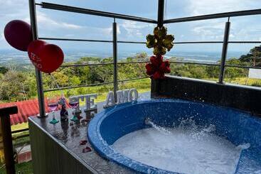 هتل Mirador El Paraiso Glamping