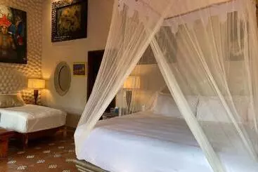 Hotel Etnico Local House
