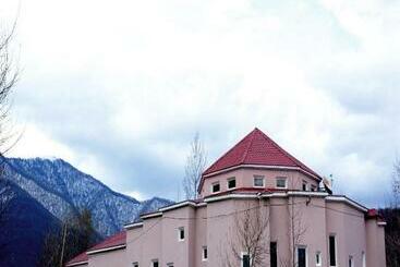 ホテル Gabala Semerana