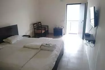 Otel Grand Daswal B&b