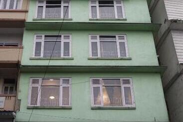 Hotel Siddhi Vinayak Regency, Mg Marg