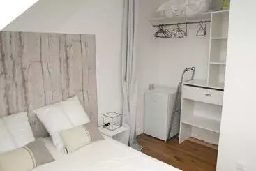 Pensão Chambre Meublée 2ème R