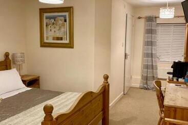 The Crown & Victoria Bed & Breakfast