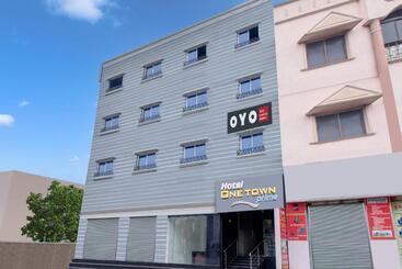 Super Hotel O Vijayawada Near Railway Station