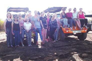 بنسيون Vicky Point Group Safari Lodge