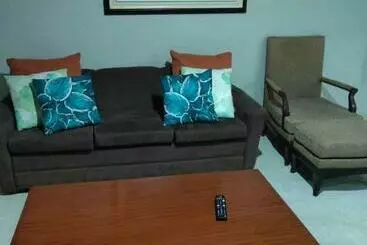 アパートホテル Crosswinds Condominiums