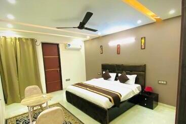 Pension (Hôtel basse catégorie) Gold Residency By Expo View