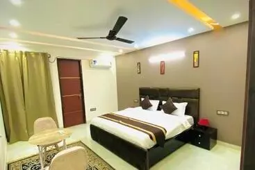 Pension Gold Residency By Expo View