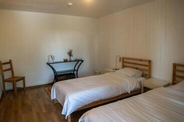 Отель Auberge De La Couronne