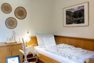 הוסטל Der Thomataler Wirt