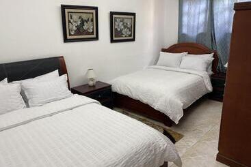 בית מלון כפרי El Castillo De Nallig