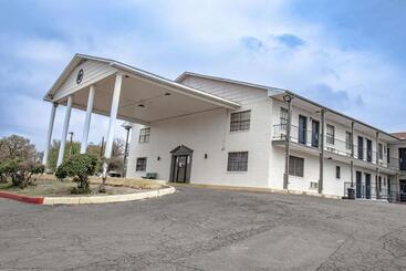 Motelli Salt Creek Lodge