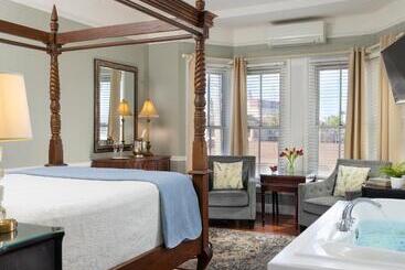 Bed and Breakfast Bayfront Marin House