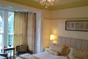 Bed and Breakfast Braddon Hall