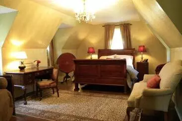 Bed and Breakfast Hillbrook Inn & Spa