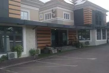 هتل Lion Luxury Suites