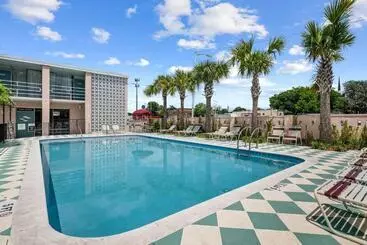 مُتل The Starlight Motor Inn