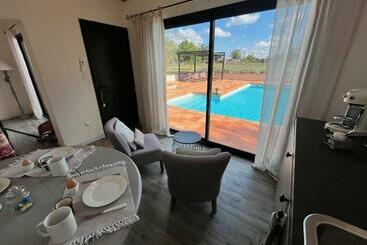 بنسيون La Maisonnette D Entourettes