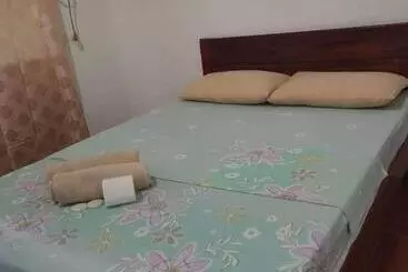 Bed and Breakfast Two Season Tourist Inn
