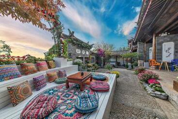 Hotel Lijiang Ancient Town Mountain View Guest House