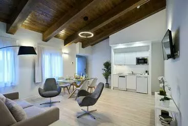 هتل آپارتمان Inés Luna Suites