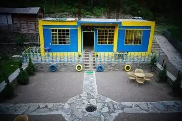 Hotel Kainaat A Riverside Homestay