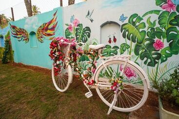 호텔 Treehouse Mars Beach Cottages