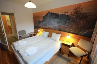 ホテル Geopark Vendégház