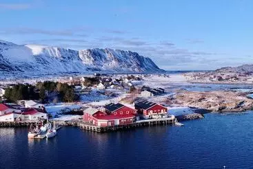 Lydersen Rorbuer Hostel And Apartments Kvalvika And Rytten