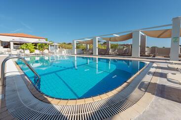 Hotel Ampelia Studios