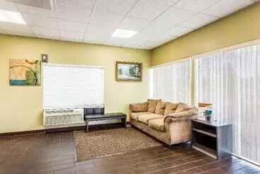 فندق Econo Lodge