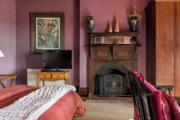 بنسيون The Manse