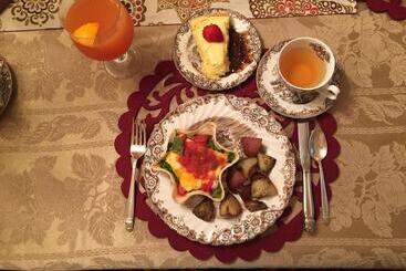 Red Bud Manor  Bed And Breakfast