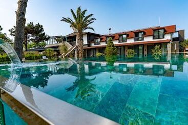 Assos Hunters Hotel Special Class