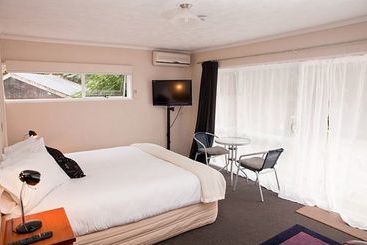 مبيت وإفطار Redwood Lodge