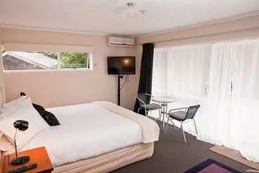 مبيت وإفطار Redwood Lodge