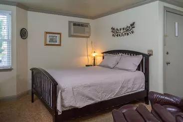 Bond Street Motel Apartments