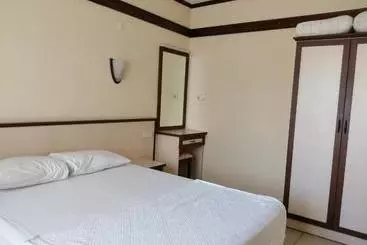 هتل Oya Family Suites