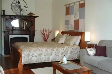 Pensió Huonville Guesthouse