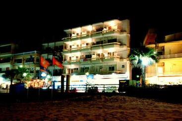Theo Beach Hotel Apartments