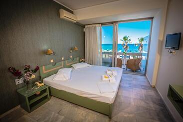 Theo Beach Hotel Apartments