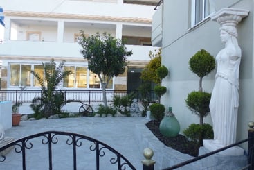 Отель Farkia Exclusive Studios