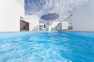 Hotel The Blue Pearl Kata