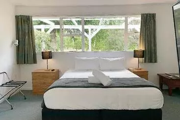 Archway Motels & Chalets