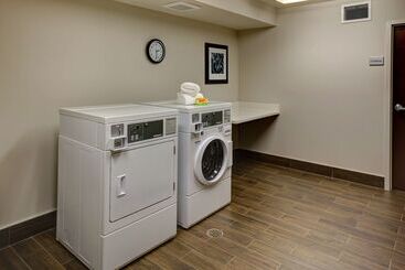 Отель Hampton Inn & Suites Columbus