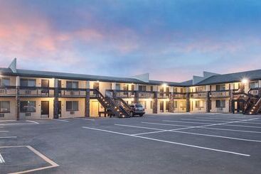 ホテル Red Feather Lodge