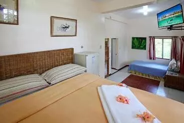 El Galleon Beach Resort