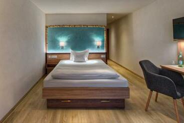 Hotelli Konigshof Health & View