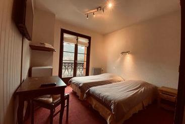 ホテル Auberge Du Montrond