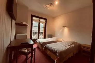 בית מלון כפרי Auberge Du Montrond